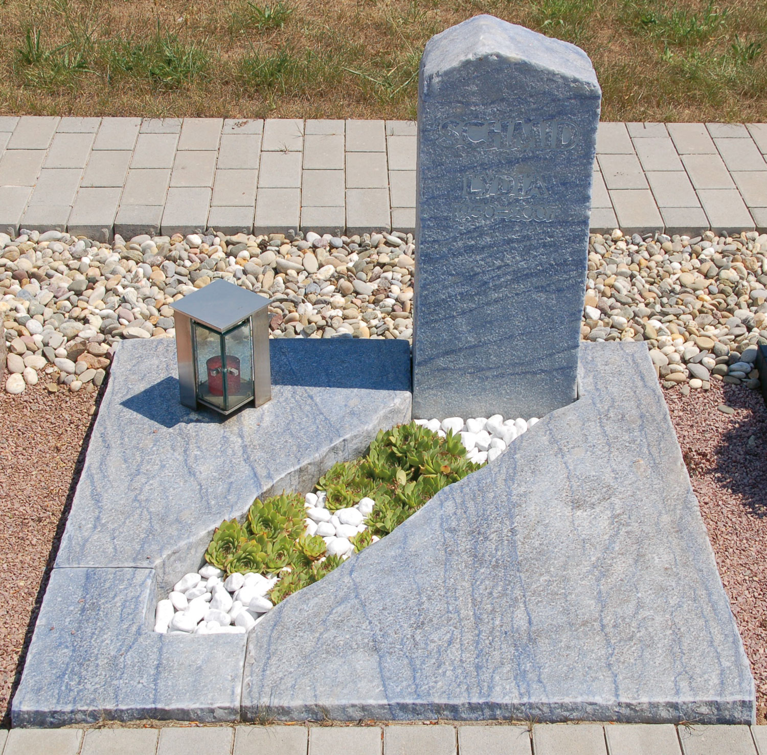 Natursteine Nicklaus: Urnengräber